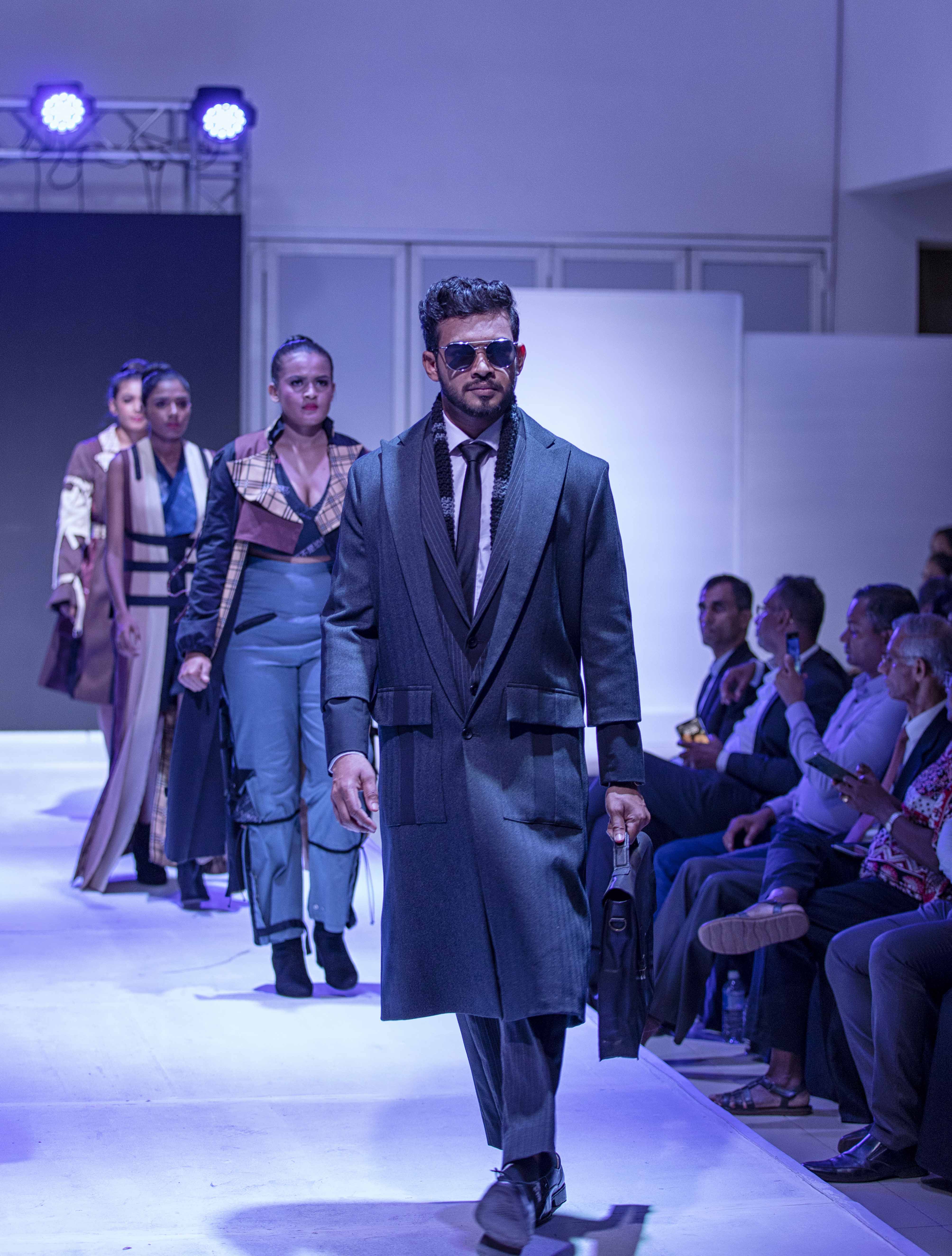 16 TH GRADUATION FASHION SHOW OF THE DEPARTMENT OF TEXTILE & APPAREL